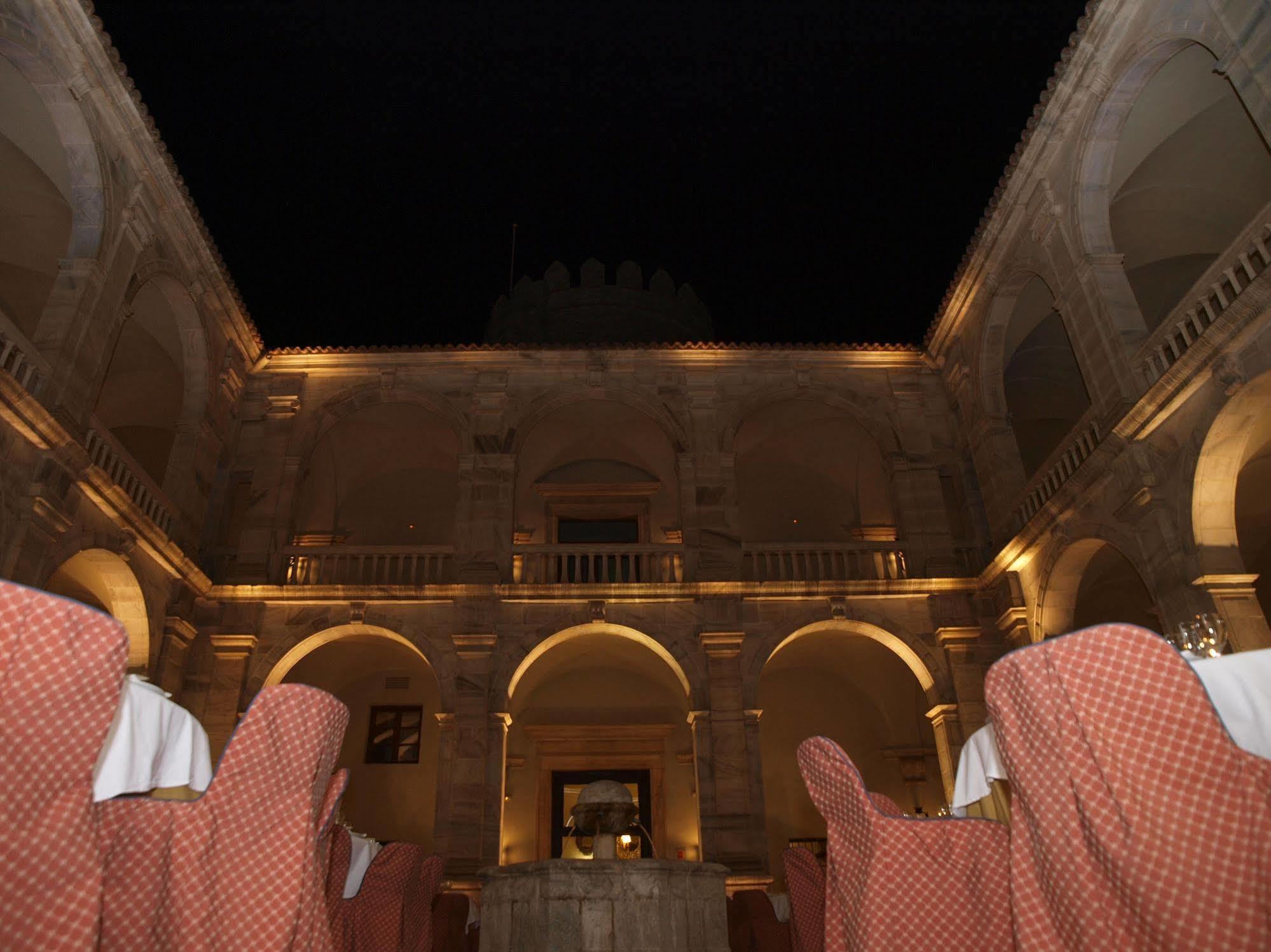 Parador De Zafra Exterior photo